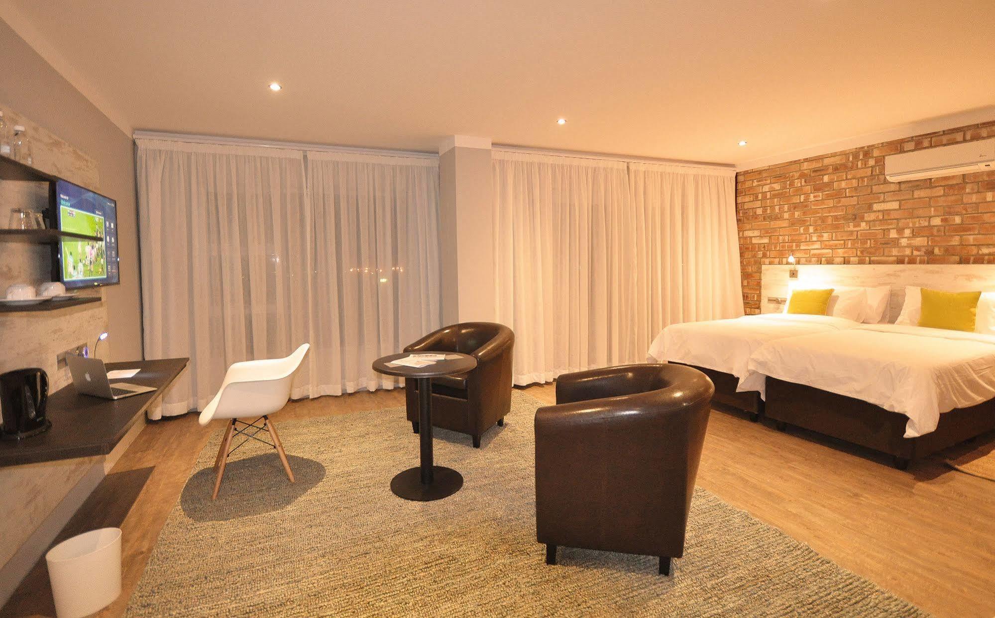Swakopmund Plaza Hotel Dış mekan fotoğraf
